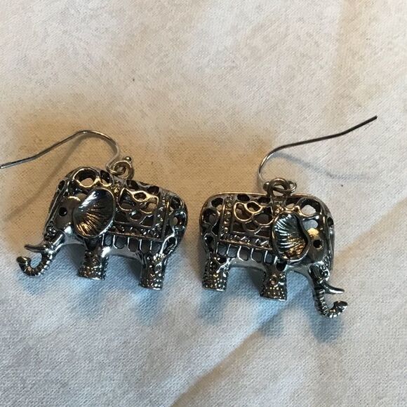 $12 ea or 3/$25 Silvertone Elephant Earrings - Picture 3 of 5